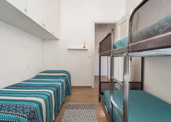 Apartament Seaside Private Parking And Near The Viareggio