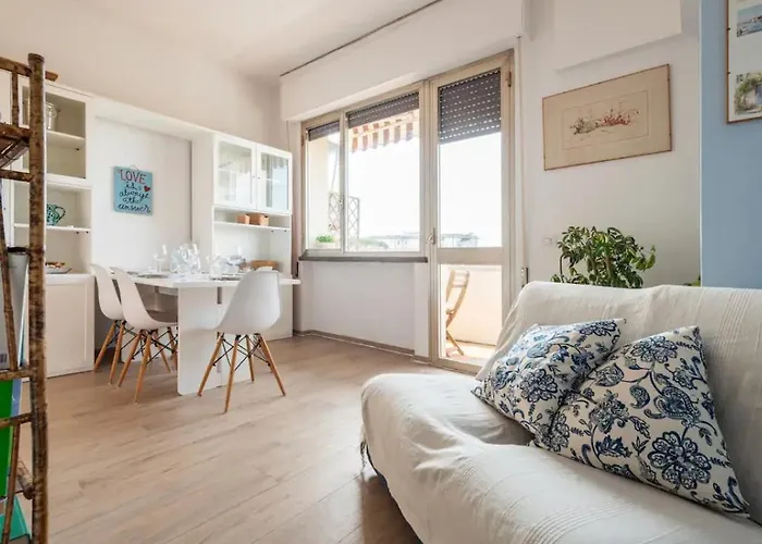 Seaside Private Parking And Near The Appartement