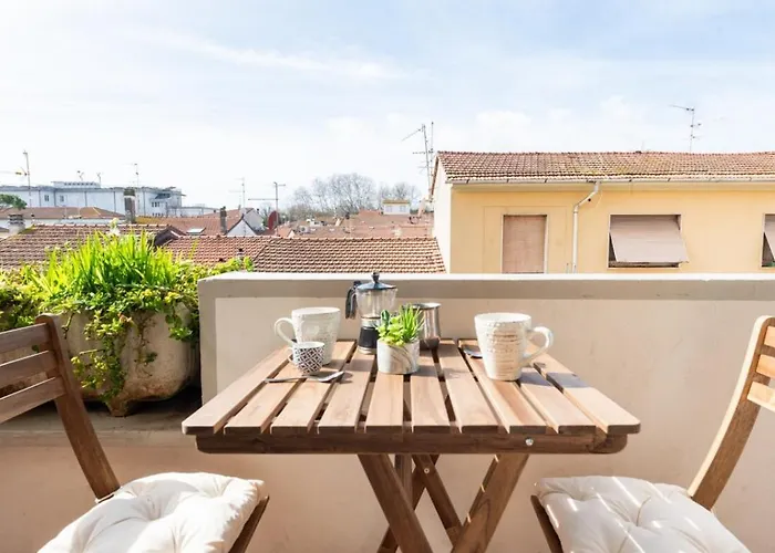 Apartament Seaside Private Parking And Near The Viareggio